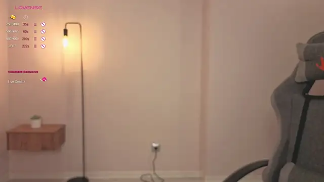 Snapshot of Frences_Eyes chatting on October 29, 1:43 pm Frences Eyes online show from October 29, 1:43 pm