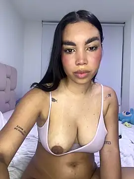 karolaalcendra online show from March 12, 3:23 am