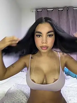 Snapshot of karolaalcendra chatting on November 27, 5:08 am karolaalcendra online show from November 27, 5:08 am