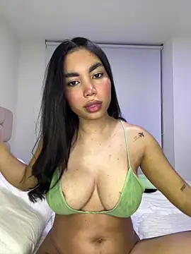 karolaalcendra online show from April 17, 2:58 am