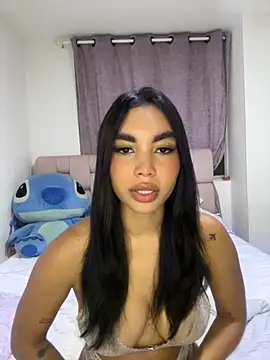 Snapshot of karolaalcendra chatting on November 3, 3:45 am karolaalcendra online show from November 3, 3:45 am