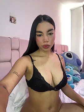 karolaalcendra online show from February 8, 8:17 pm