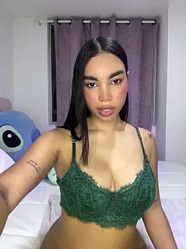 karolaalcendra online show from February 13, 3:28 am