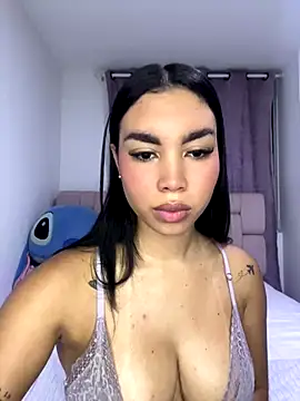 karolaalcendra online show from December 17, 4:06 am