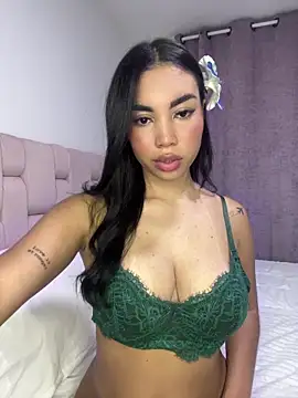 karolaalcendra online show from January 18, 3:54 am