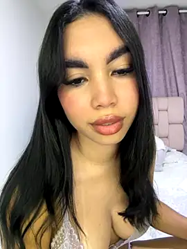 Snapshot of karolaalcendra chatting on November 28, 4:34 am karolaalcendra online show from November 28, 4:34 am