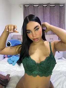 Snapshot of karolaalcendra chatting on November 19, 4:34 am karolaalcendra online show from November 19, 4:34 am