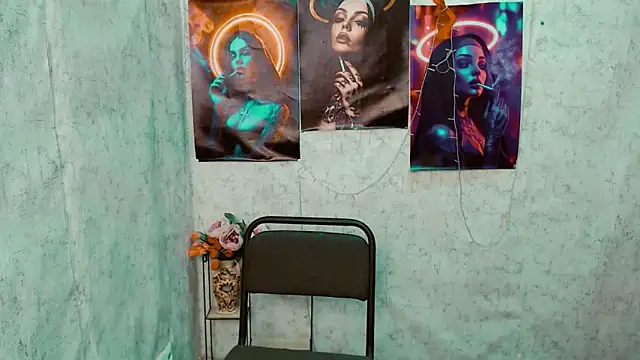 EmmaCat  online show from March 27, 6:20 pm