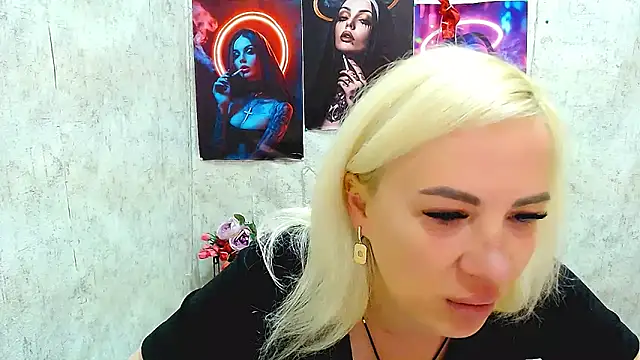 EmmaCat  online show from March 29, 5:31 am