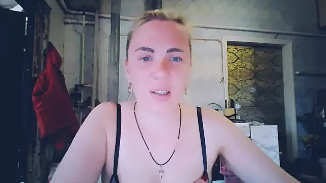 EmmaCat  online show from May 4, 7:11 am