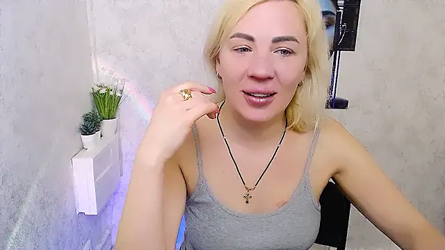 EmmaCat  online show from February 2, 7:18 am