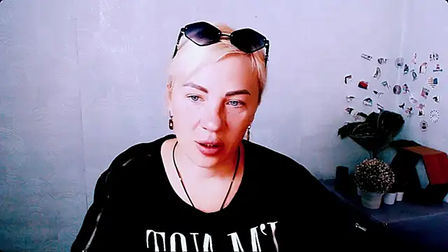EmmaCat  online show from June 1, 4:13 am