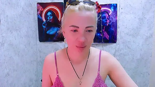 EmmaCat  online show from March 17, 5:10 am