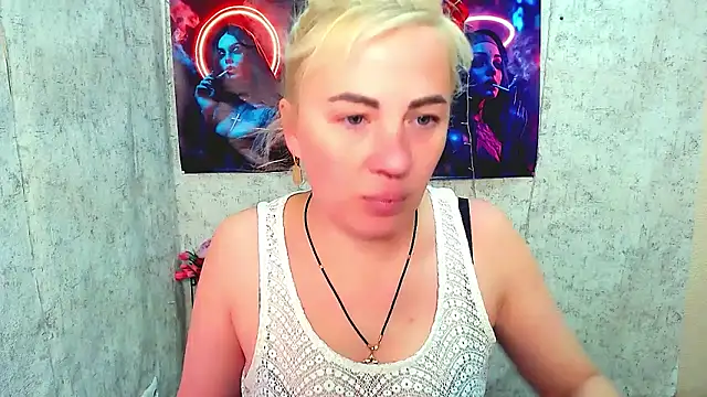 EmmaCat  online show from March 22, 5:32 am