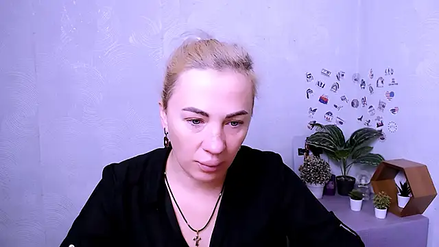 EmmaCat  online show from November 5, 4:37 am