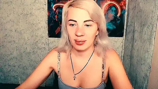 EmmaCat  online show from October 22, 5:29 am