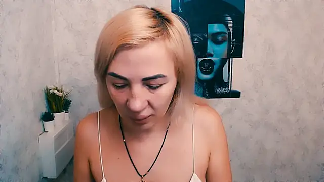 EmmaCat  online show from December 1, 6:14 am