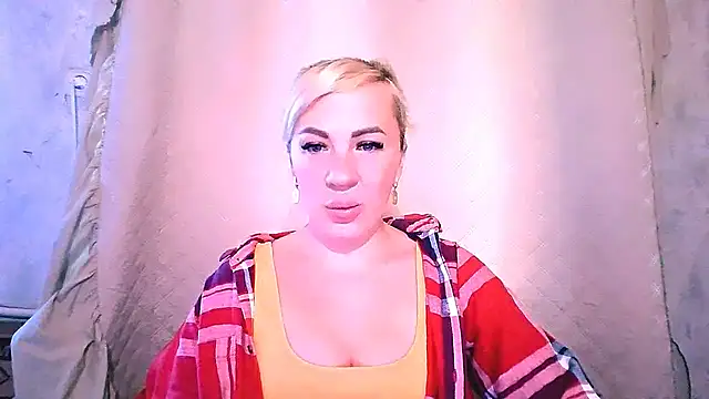 Snapshot of EmmaCat_ chatting on September 20, 4:28 am EmmaCat online show from September 20, 4:28 am