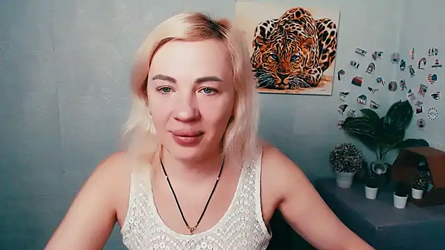 EmmaCat  online show from March 5, 5:48 am