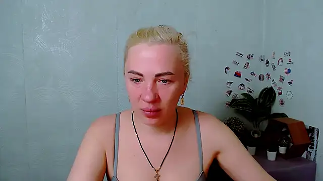 EmmaCat  online show from March 18, 5:54 am