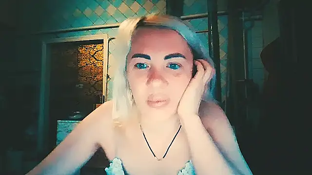 EmmaCat  online show from April 24, 3:41 am