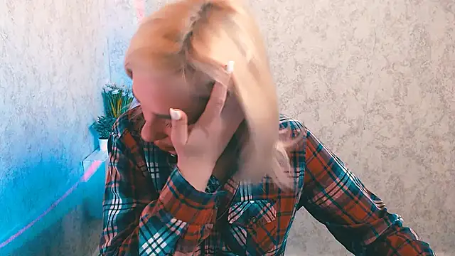 EmmaCat  online show from January 10, 5:36 am