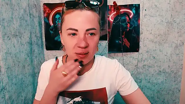 EmmaCat  online show from March 11, 5:12 am