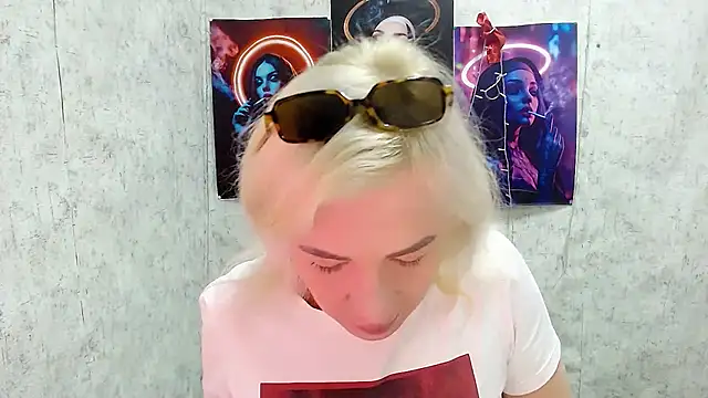 EmmaCat  online show from March 14, 5:46 am