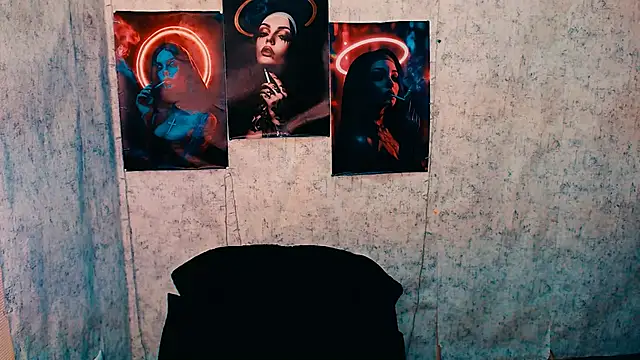 EmmaCat  online show from October 21, 4:01 am