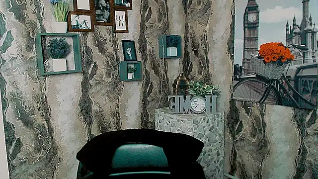 Snapshot of EmmaCat_ chatting on October 1, 5:01 am EmmaCat online show from October 1, 5:01 am