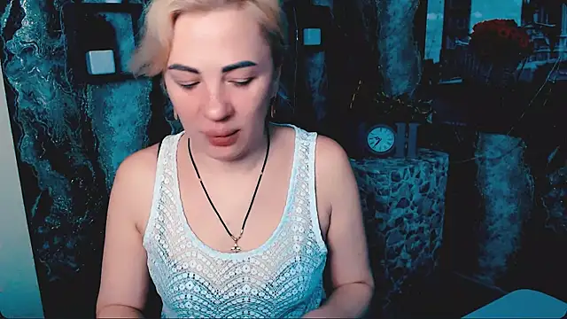 EmmaCat  online show from January 8, 6:19 am