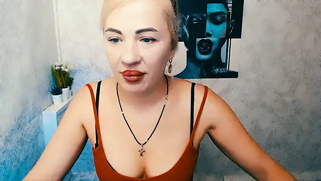 EmmaCat  online show from November 3, 7:24 am