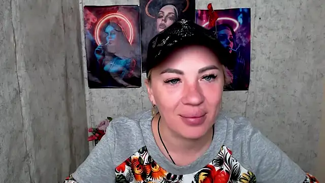 EmmaCat  online show from April 11, 4:53 am