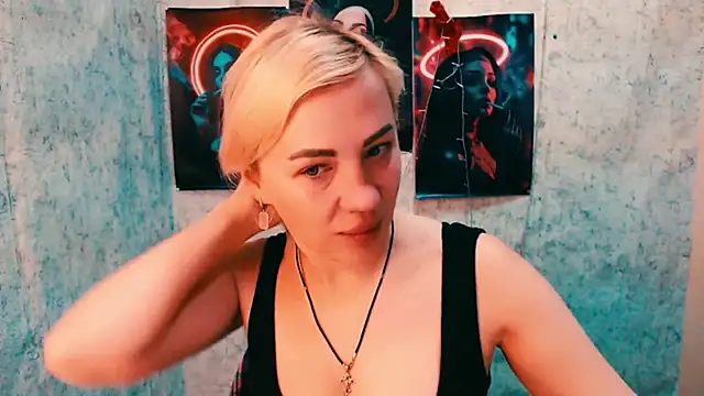 EmmaCat  online show from March 9, 5:22 am