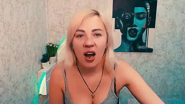 EmmaCat  online show from February 19, 7:27 am