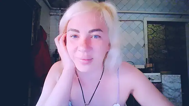 EmmaCat  online show from May 16, 3:16 am