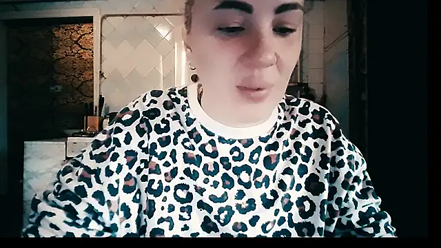 EmmaCat  online show from January 19, 6:28 am