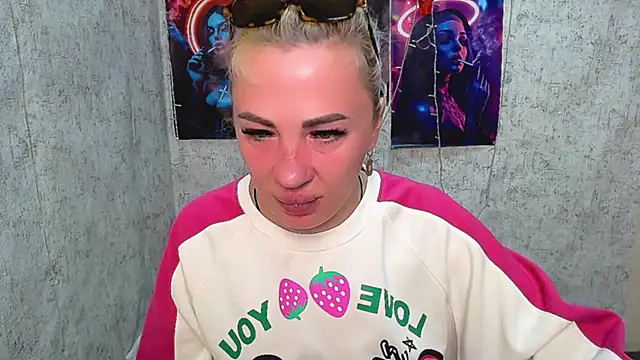 EmmaCat  online show from April 5, 5:14 am