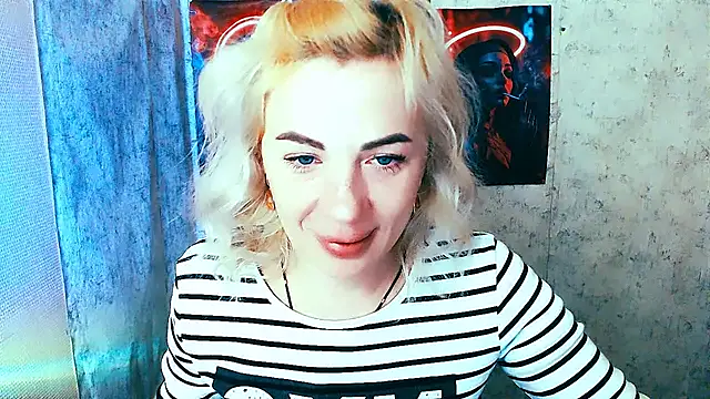 EmmaCat  online show from November 1, 7:35 am