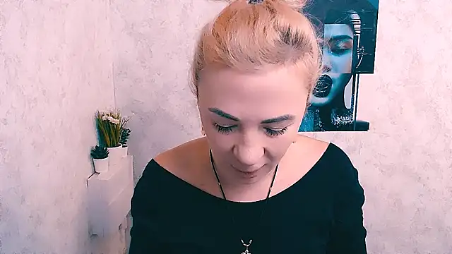 EmmaCat  online show from December 4, 6:56 am