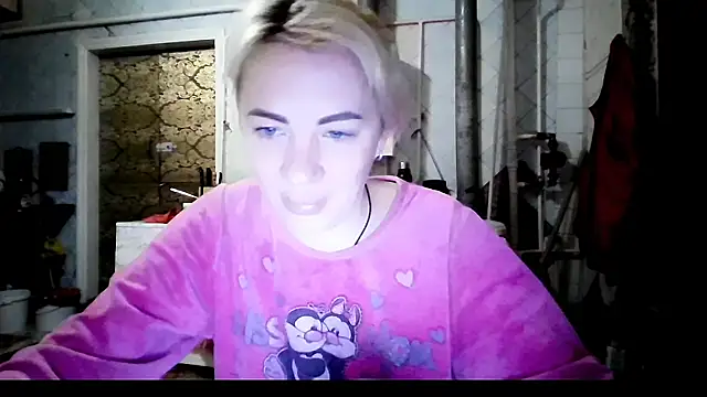 EmmaCat  online show from February 5, 2:40 am