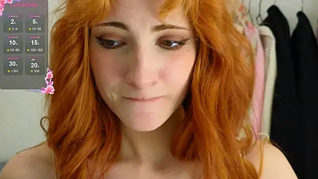 Snapshot of LoryFoxy chatting on September 17, 4:31 pm LoryFoxy online show from September 17, 4:31 pm