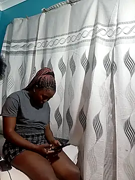 Snapshot of BlondieBitch chatting on November 6, 2:32 pm BlondieBitch online show from November 6, 2:32 pm