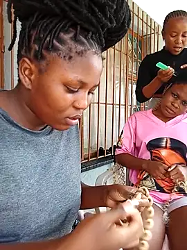 Snapshot of BlondieBitch chatting on February 22, 3:13 pm BlondieBitch online show from February 22, 3:13 pm