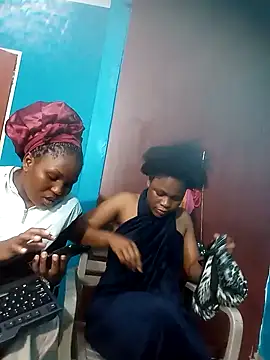 Snapshot of BlondieBitch chatting on October 31, 3:19 pm BlondieBitch online show from October 31, 3:19 pm