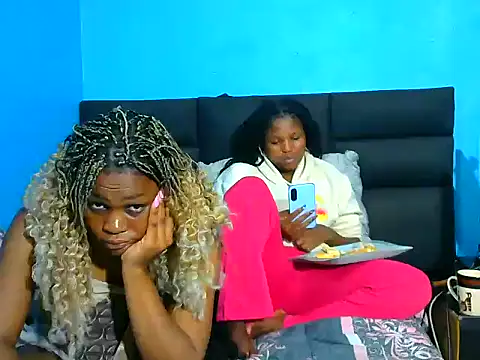 Snapshot of BlondieBitch chatting on March 2, 5:08 am BlondieBitch online show from March 2, 5:08 am