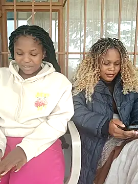 Snapshot of BlondieBitch chatting on March 1, 10:04 am BlondieBitch online show from March 1, 10:04 am