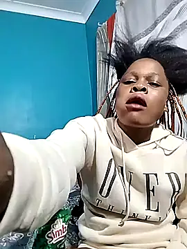 Snapshot of BlondieBitch chatting on November 21, 12:09 am BlondieBitch online show from November 21, 12:09 am