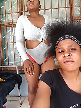 BlondieBitch online show from December 18, 10:19 am