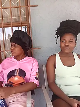 Snapshot of BlondieBitch chatting on February 21, 12:18 pm BlondieBitch online show from February 21, 12:18 pm